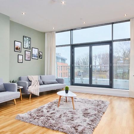 Large Duplex Penthouse - Parking Apartment ลีดส์ ภายนอก รูปภาพ